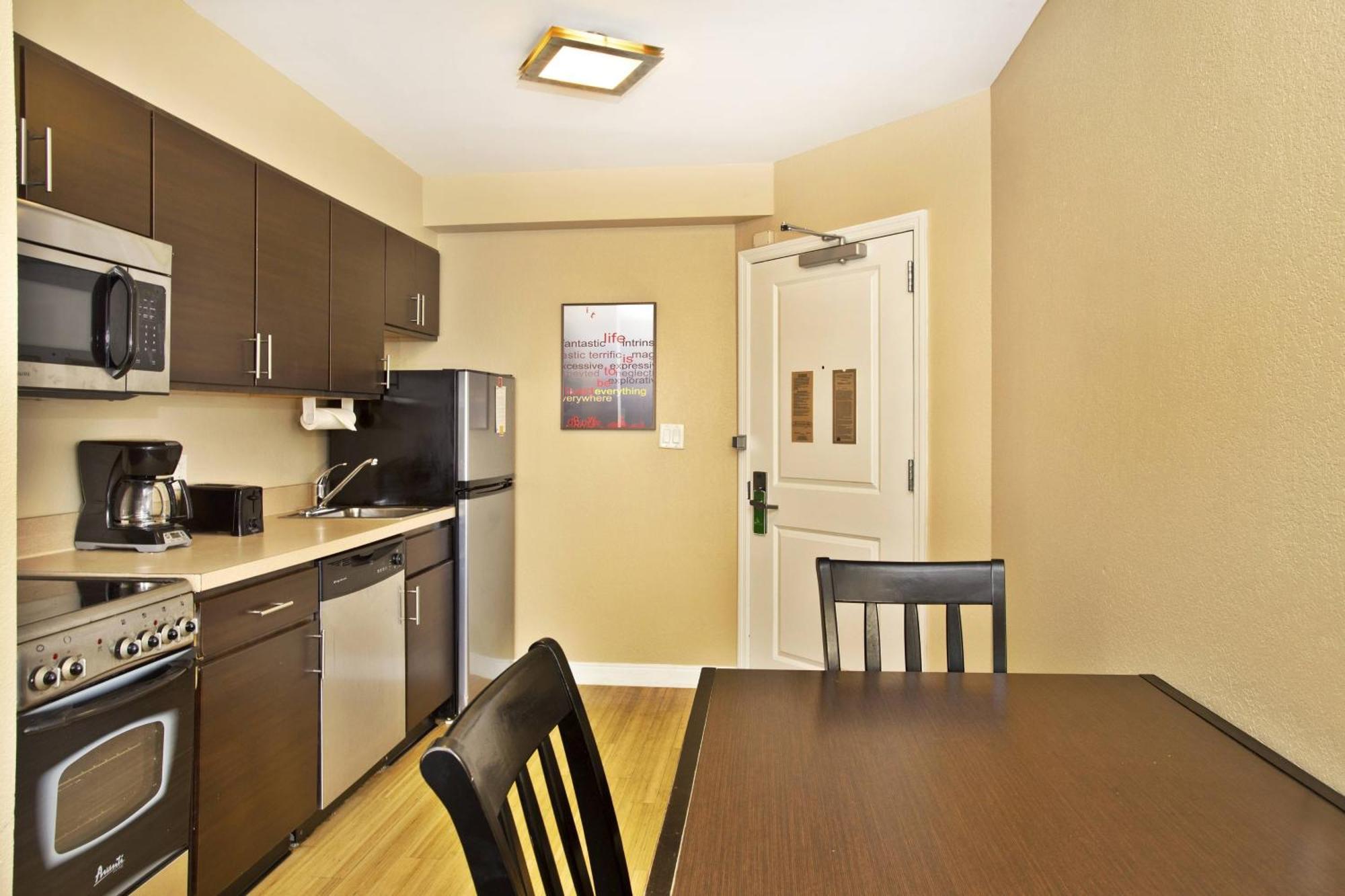 Towneplace Suites Republic Airport Long Island Фармингдейл Экстерьер фото